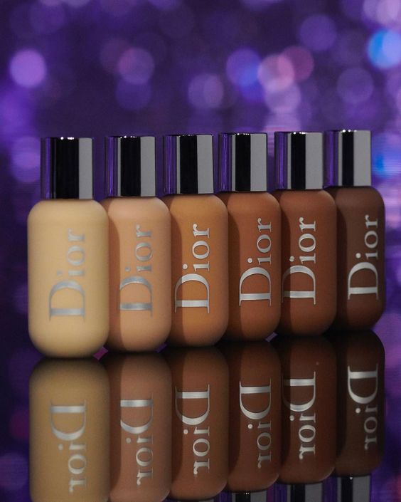 DIOR BACKSTAGE - FACE & BODY GLOW Universal multi-use highlighter - natural glow - waterproof & sweat-resistant